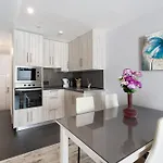 Bungalow Club Atlantis *